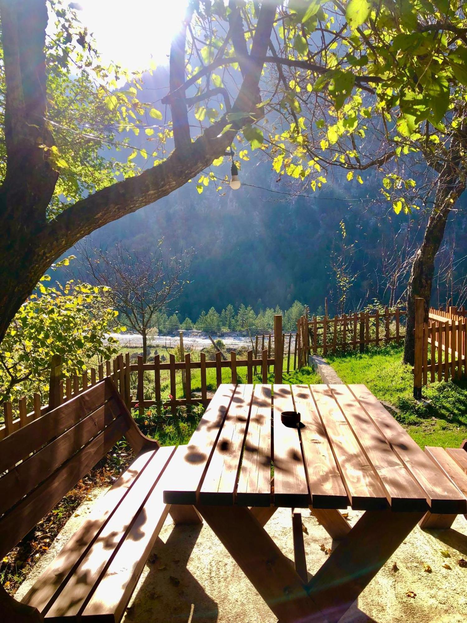 Bujtina Pllumi Theth B&B 외부 사진