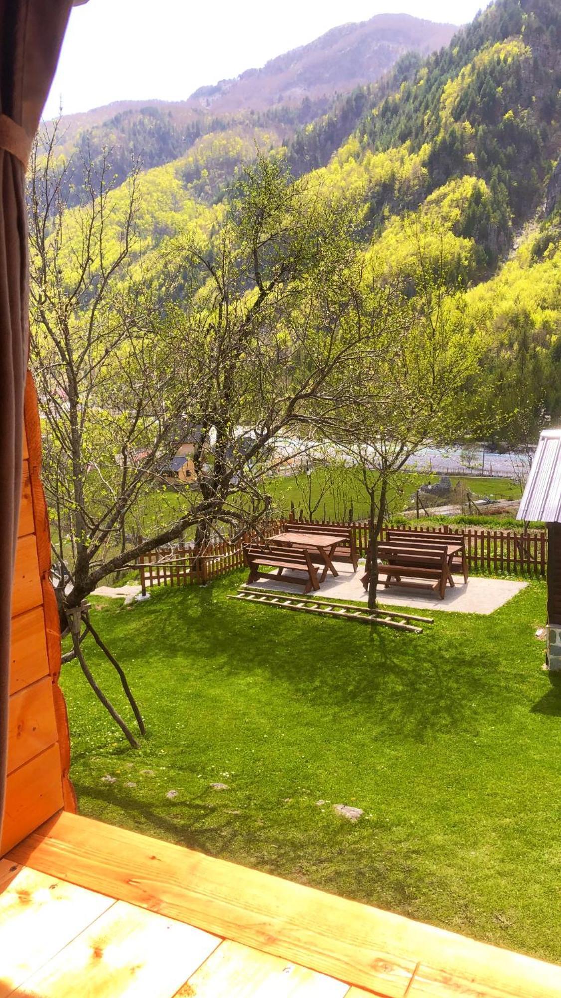 Bujtina Pllumi Theth B&B 외부 사진