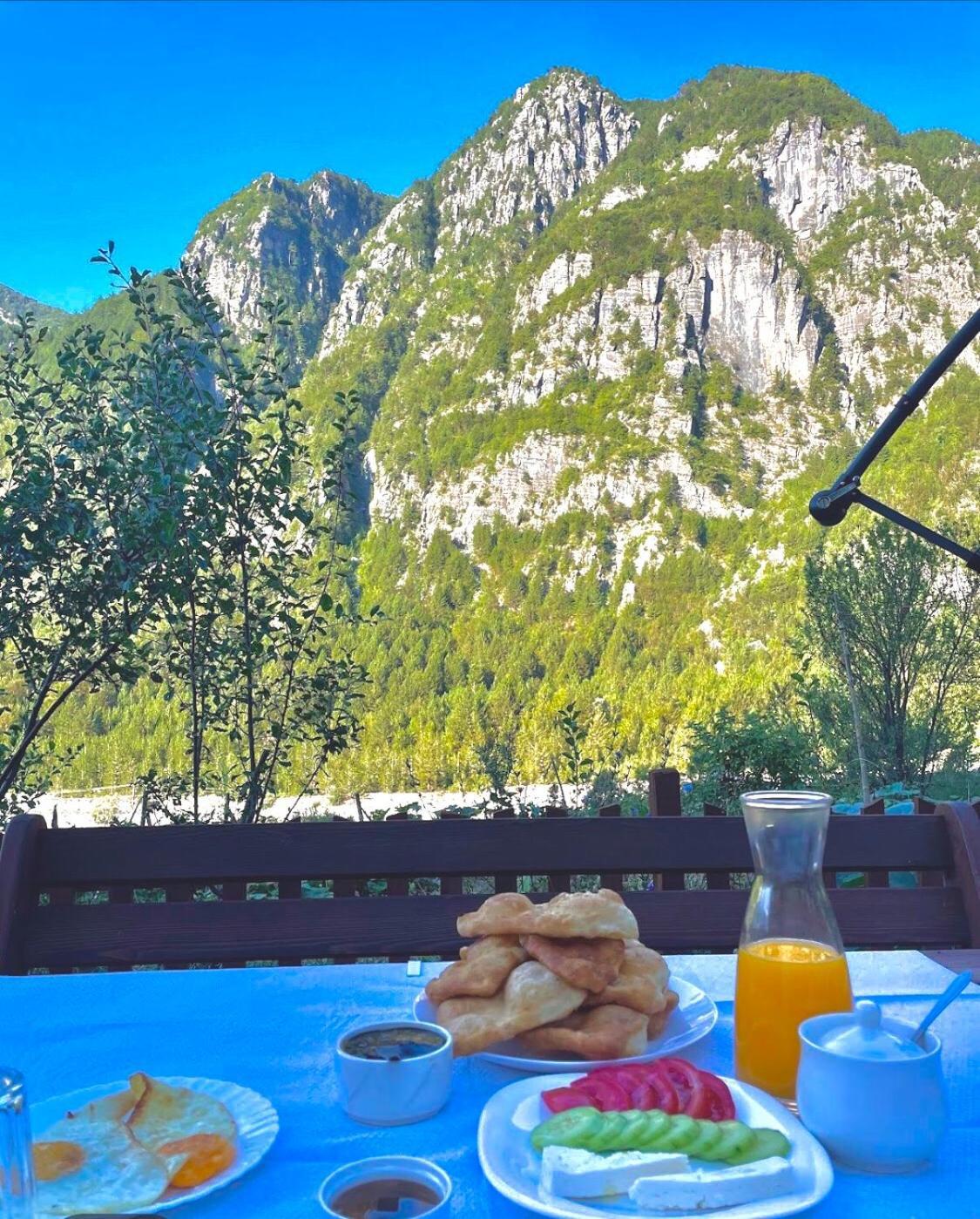 Bujtina Pllumi Theth B&B 외부 사진